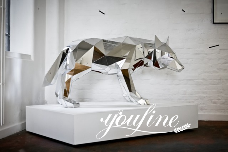 Modern Geometric Metal Mirror Wolf Sculpture For Sale CSS-53 - Application Place/Placement - 1
