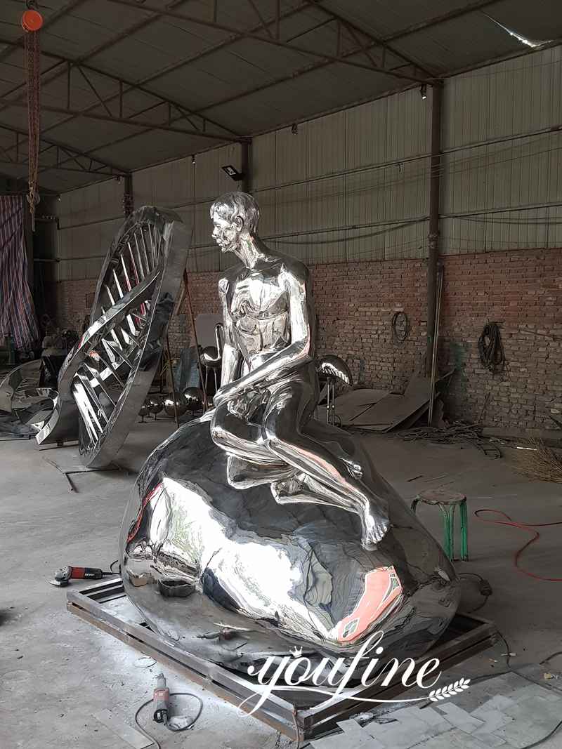 Mirror Metal Figure Sculpture stainless steel sculpture