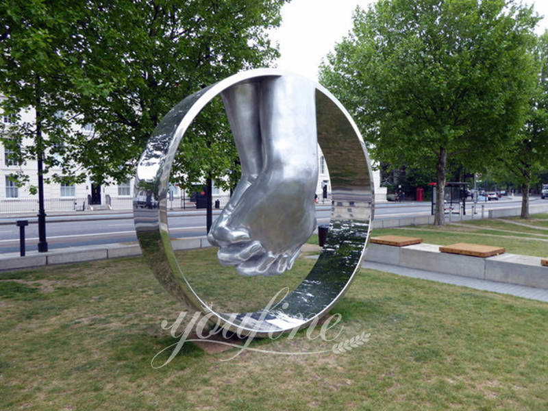 Outdoor Large Metal Hand Sculptures by Lorenzo Quinn for Sale CSS-345 - Application Place/Placement - 3