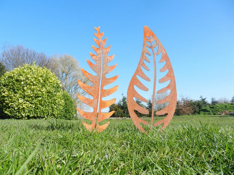 Large Outdoor Metal Leaf Sculpture for Lawn Decor 