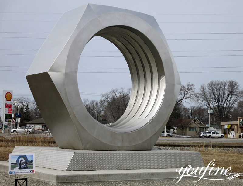 large metal sculpture (2)