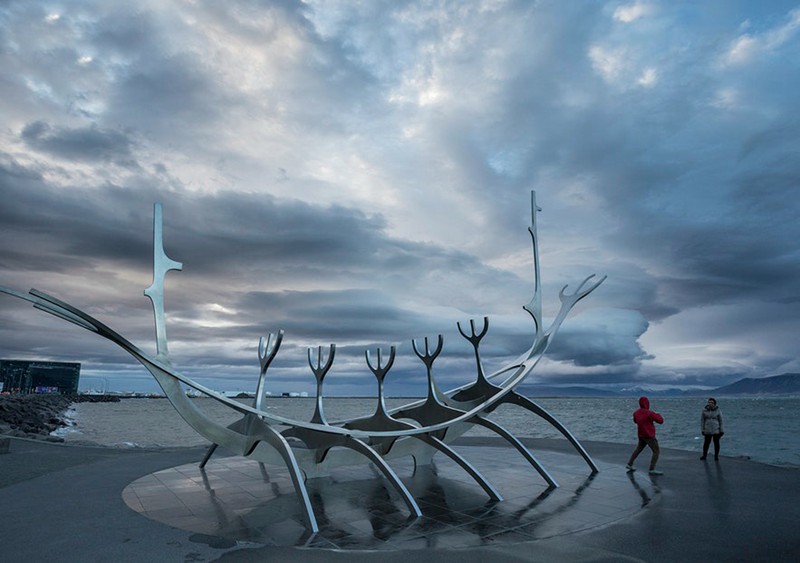 Metal Sun Voyager Sculpture