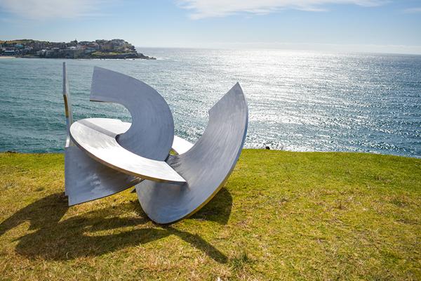 metal abstract sculpture2