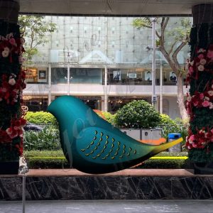 Custom Stainless Steel Bird Sculpture Case Sharing