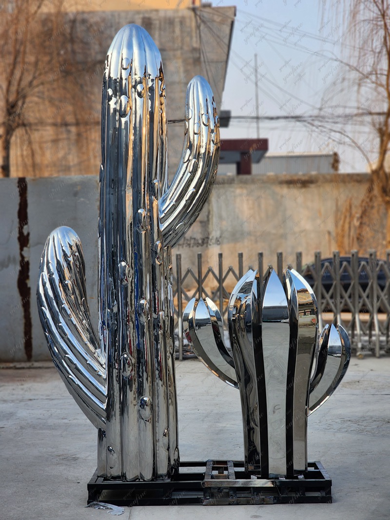 Modern Shiny Stainless Steel Cactus Sculpture for Lawn