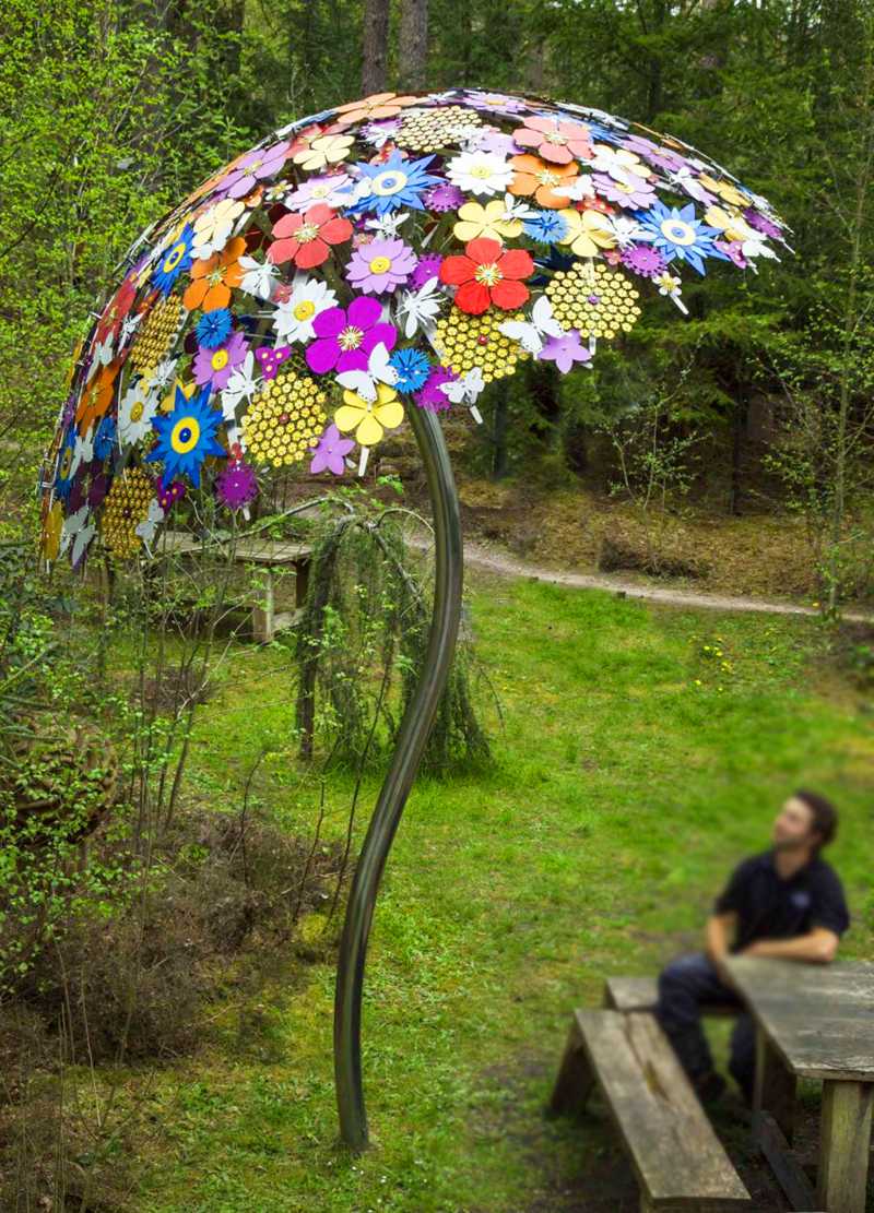 Metal flower sculpture for outdoor