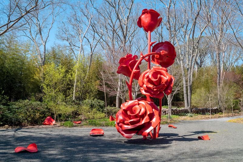 Metal rose sculpture for garden
