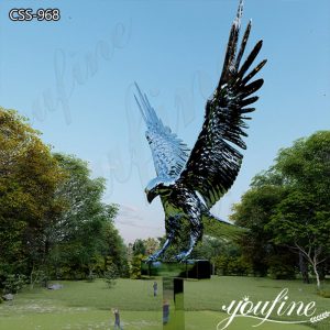 Majestic Metal Eagle Sculptures for Outdoor Spaces