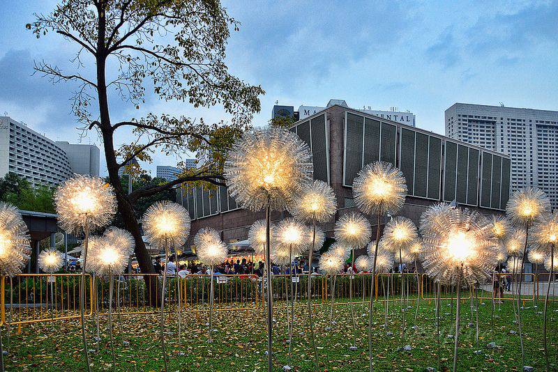 Wire Dandelion Sculpture