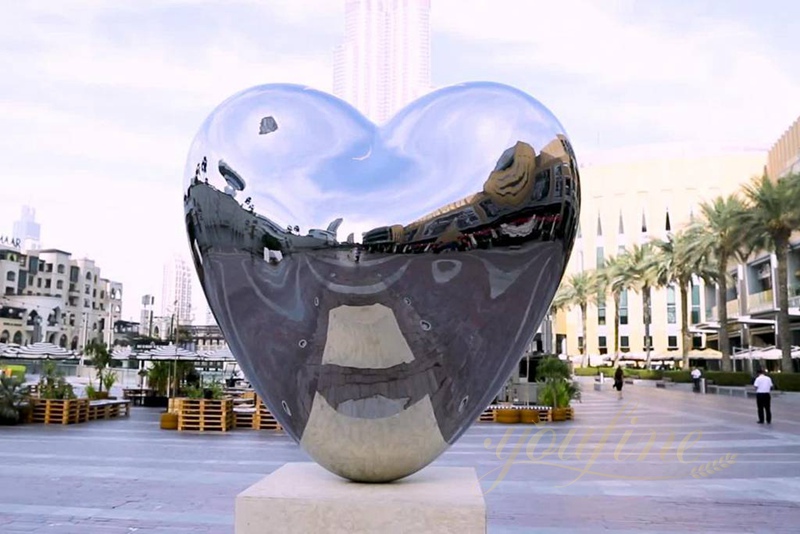 mirror polished Large Welded Metal Heart Sculpture for Outdoor public