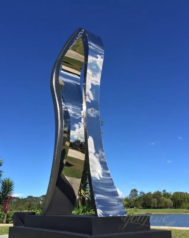 A Comprehensive Guide to Know Stainless Steel Monumental Sculpture in Contemporary Art
