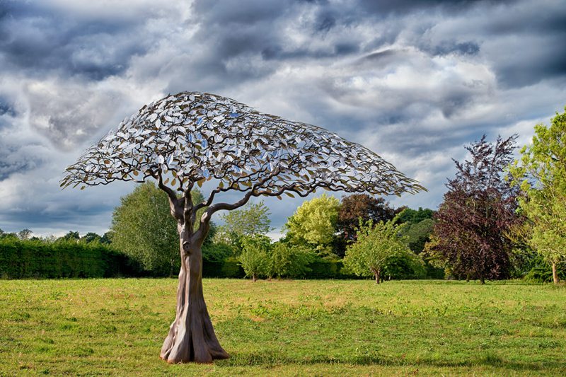 A Guide to Choosing the Ideal Metal Tree Sculpture for Your Space