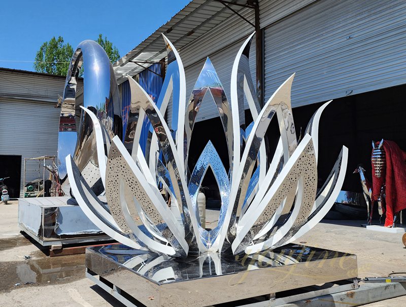 Metal Lotus Flower Fountain Water Feature Sculpture for Garden