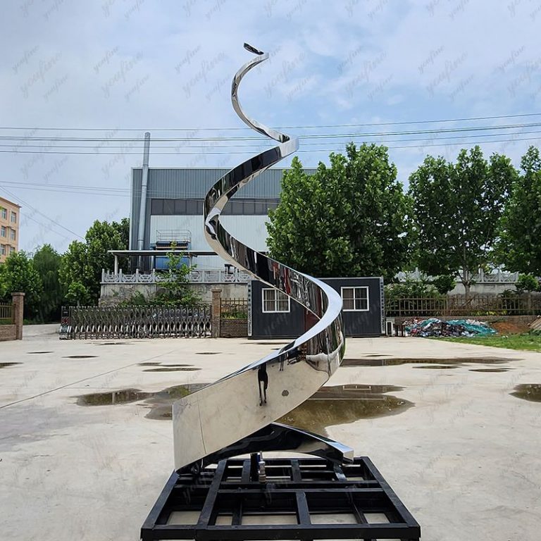 Mirror polished stainless steel sculpture photographed at the YouFine factory, image 10