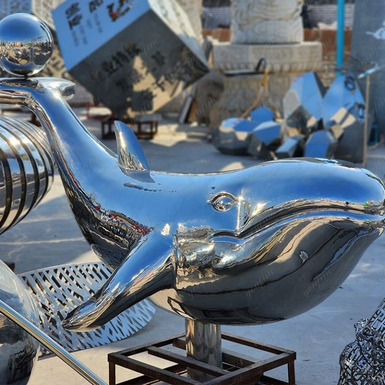 Mirror polished stainless steel sculpture photographed at the YouFine factory, image 2