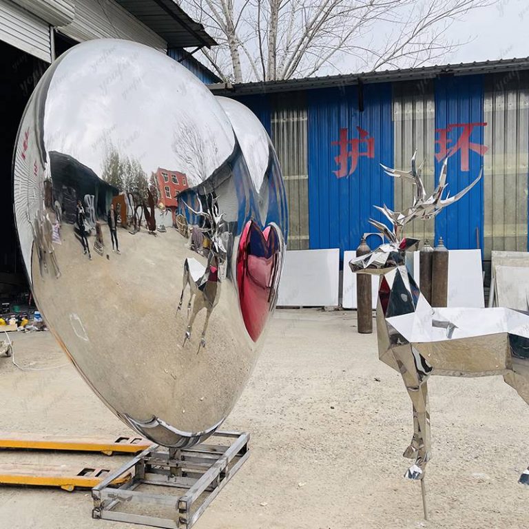 Mirror polished stainless steel sculpture photographed at the YouFine factory, image 6