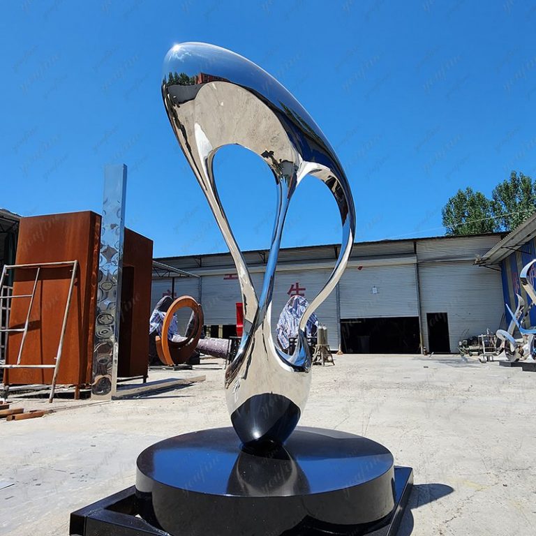 Mirror polished stainless steel sculpture photographed at the YouFine factory, image 9