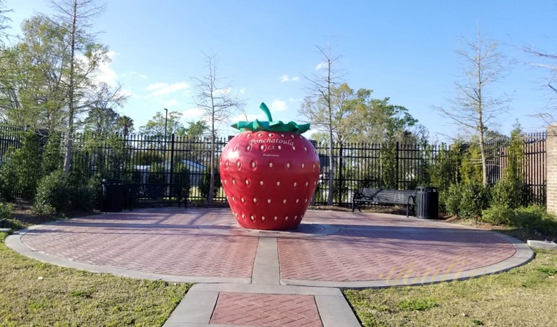Large Metal Strawberry Sculpture for Outdoor Lawn - Garden Metal Sculpture - 7