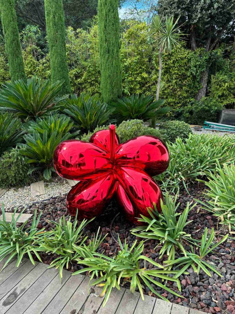 red balloon sculpture - Feedback from a French Client on a Stainless Steel Garden Sculpture