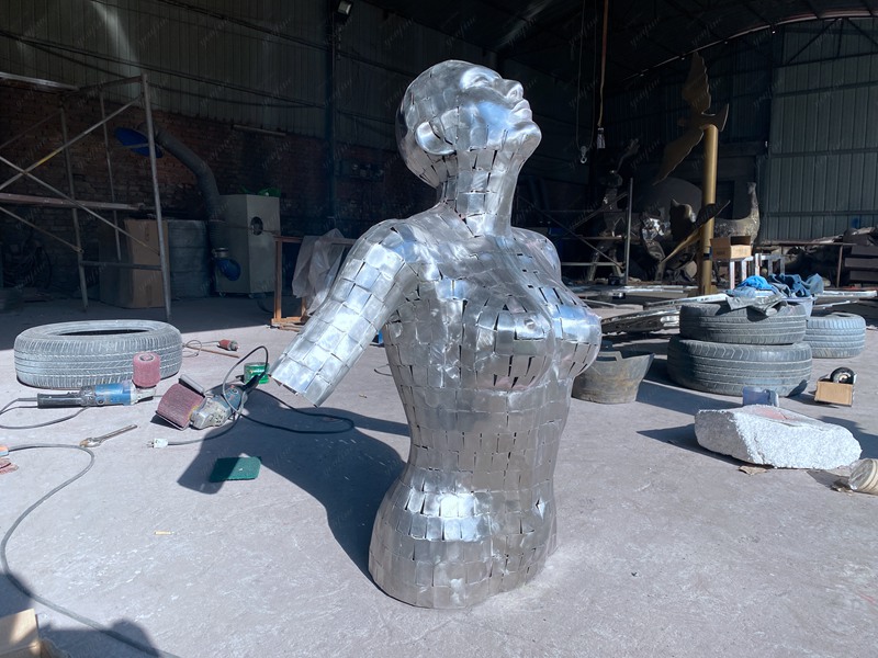 Stainless Steel Hollow Half Torso Statue with High Quality