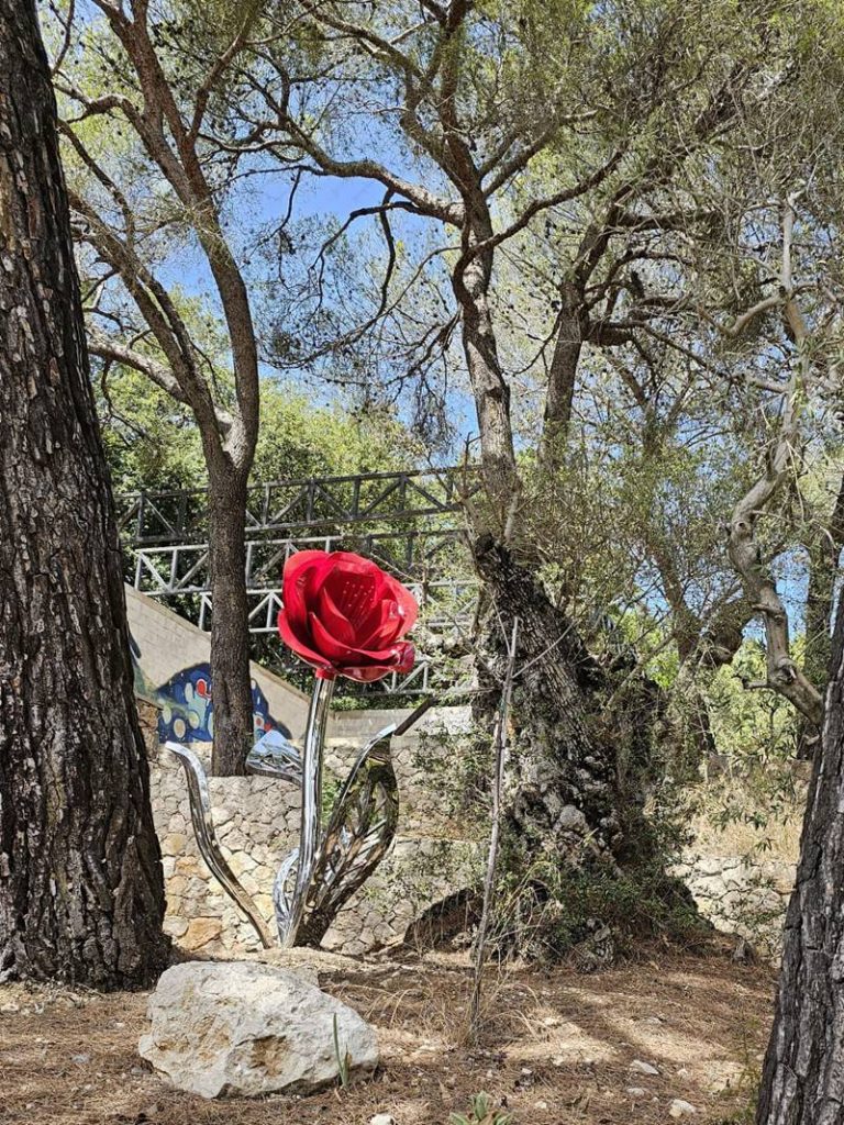 stainless steel rose sculpture feedback