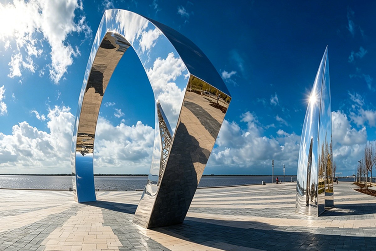 Why Do Cities Love Reflective Sculptures? - News - 1 mirror polished huge stainless steel sculpture