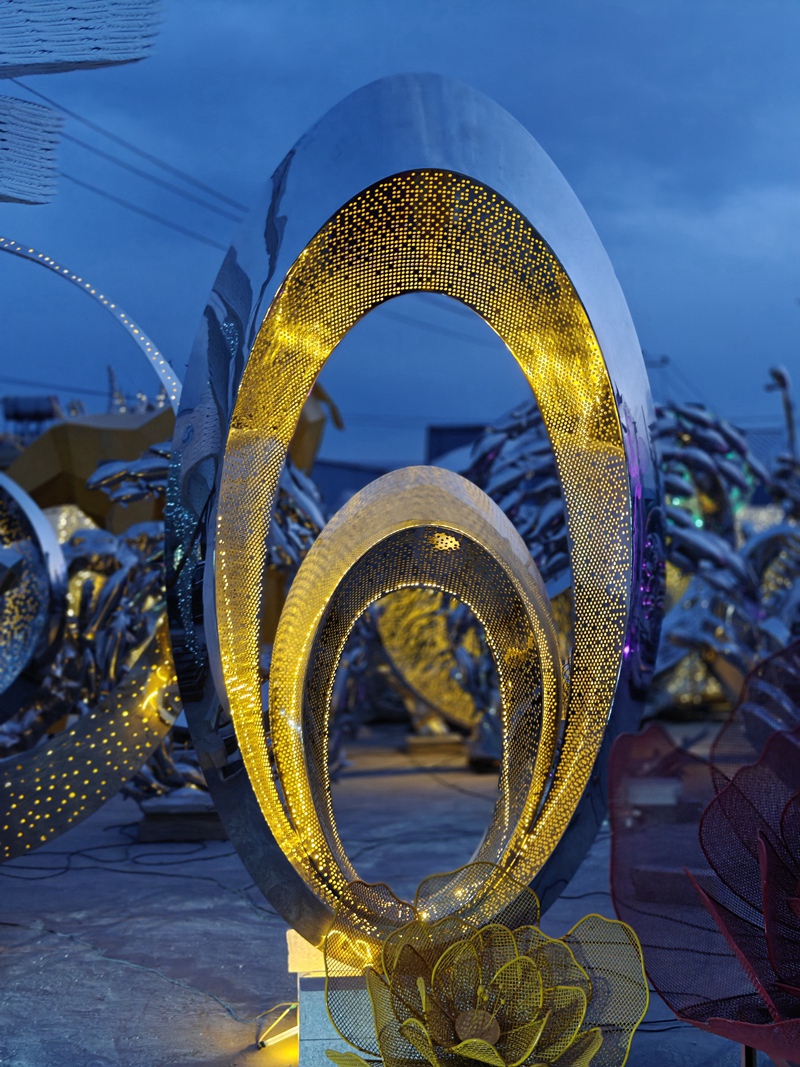 Stainless Steel Outdoor Sculpture Lighting SSA-063 - Garden Metal Sculpture - 1