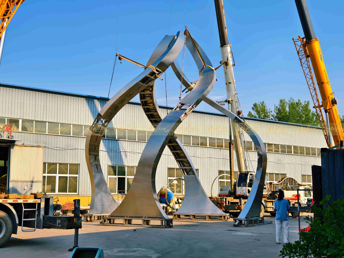 YouFine factory Large stainless steel fountain sculpture project being installed