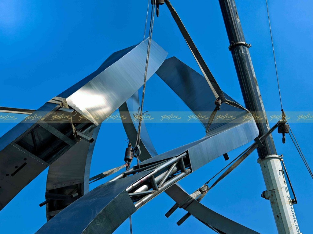 YouFine factory Large stainless steel fountain sculpture project being installed
