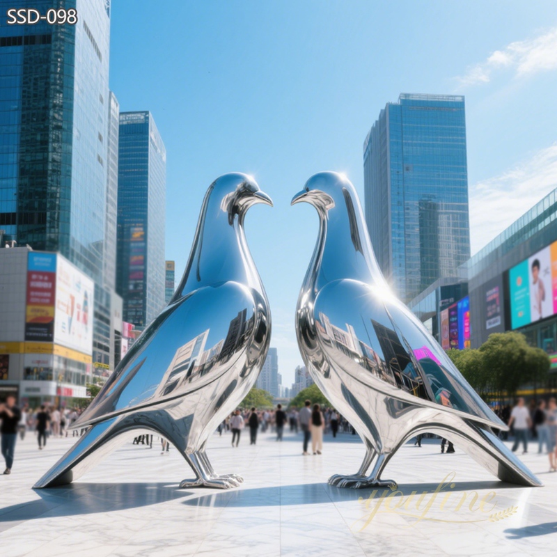 mirror polished Stainless Steel Giant Pigeon Sculptures for Urban Public Art