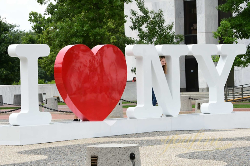 new York logo sculpture