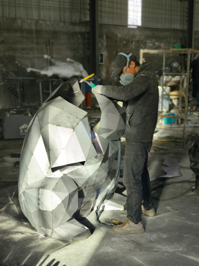 American Amusement Park Sculpture Project - - 10 modern geometric gorilla statue in YouFine sculpture (2)