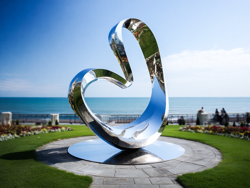 Rust Prevention Solutions for Stainless Steel Sculptures in Europe’s Humid Climate - News - 1 modern abstract heart sculpture