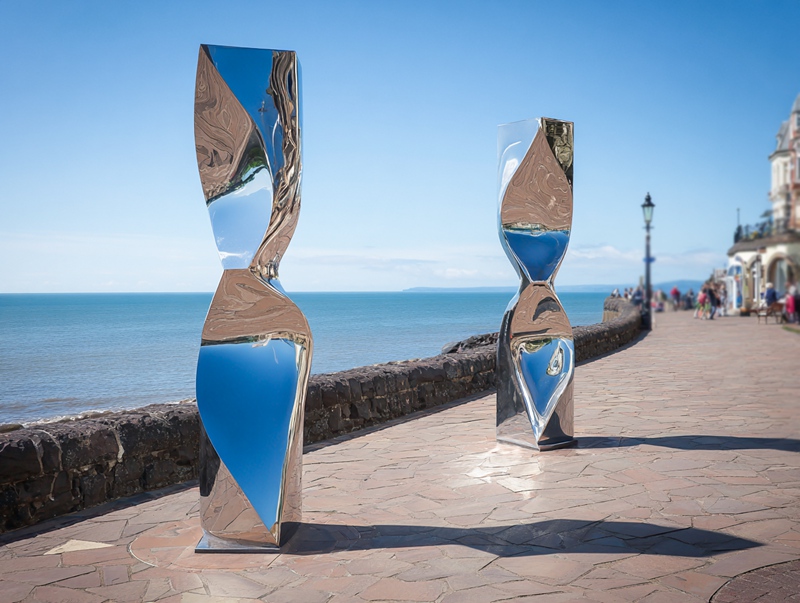 Rust Prevention Solutions for Stainless Steel Sculptures in Europe’s Humid Climate - News - 5 modern mirror polished stainless steel abstract candy sculpture