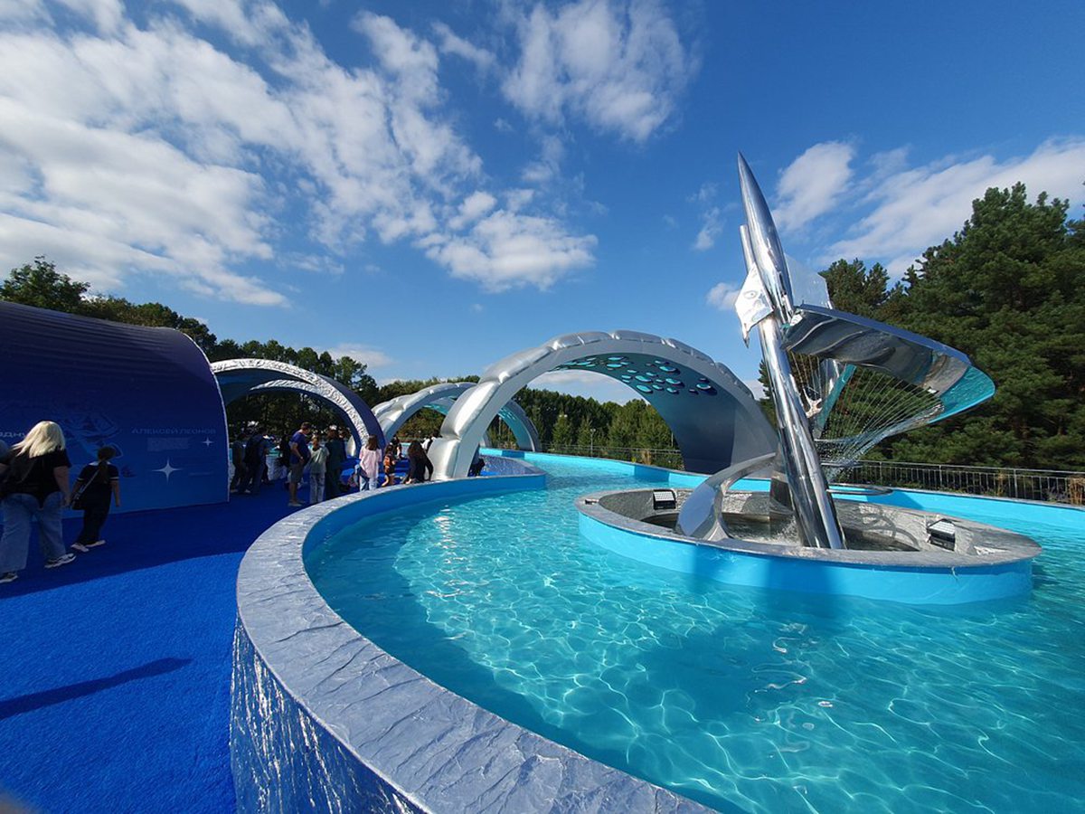 Modern Stainless Steel Airplane Fountain Sculpture - Abstract Water Sculpture - 2 Stainless Steel Airplane Fountain Sculpture for park pool