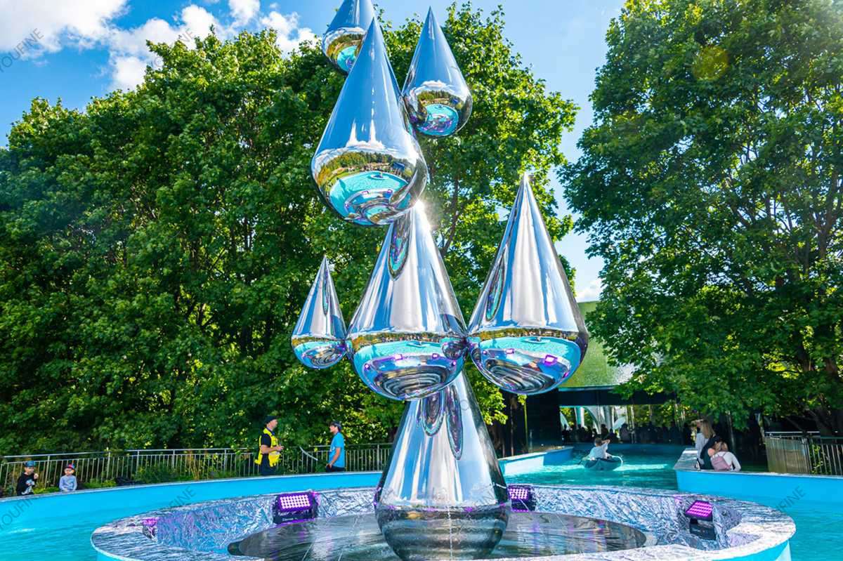 Moscow Public Park Sculpture Project - - 29 Mirror polished stainless steel sculpture surface