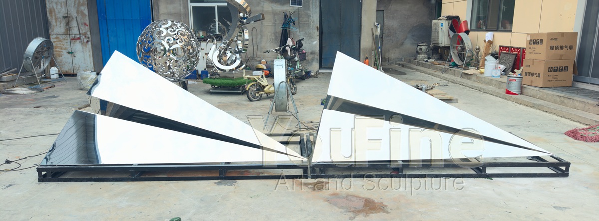 Mirror Polished Stainless Steel Paper Plane Sculpture - Aerospace & Space Sculptures - 3 Mirror Polished Stainless Steel Paper Plane Sculpture in factory