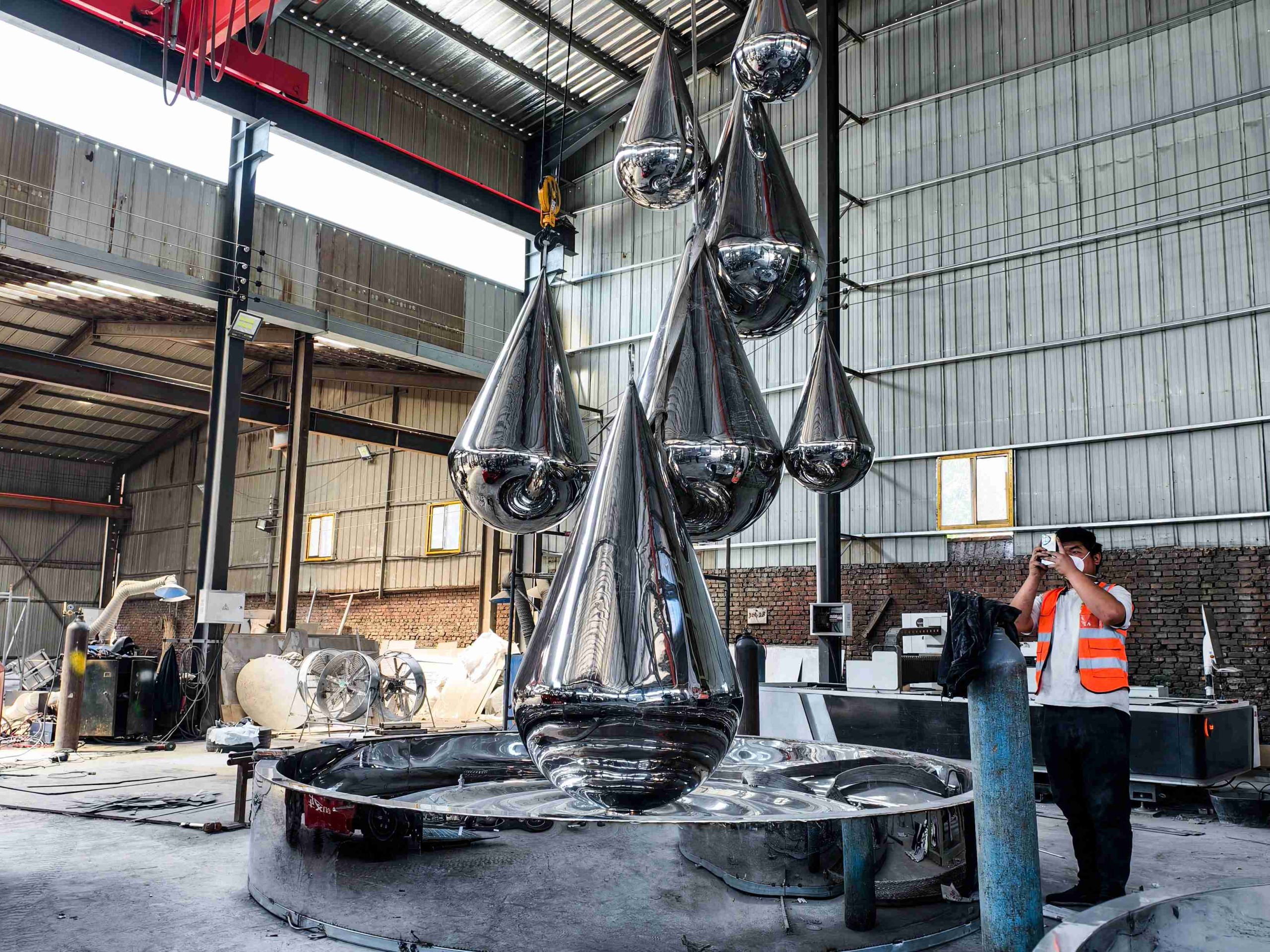 Moscow public sculpture production process in factory